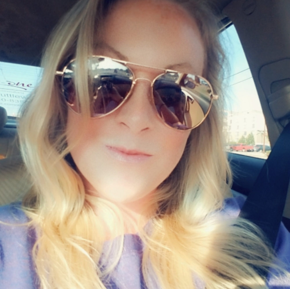 Meet your Posher, Danielle